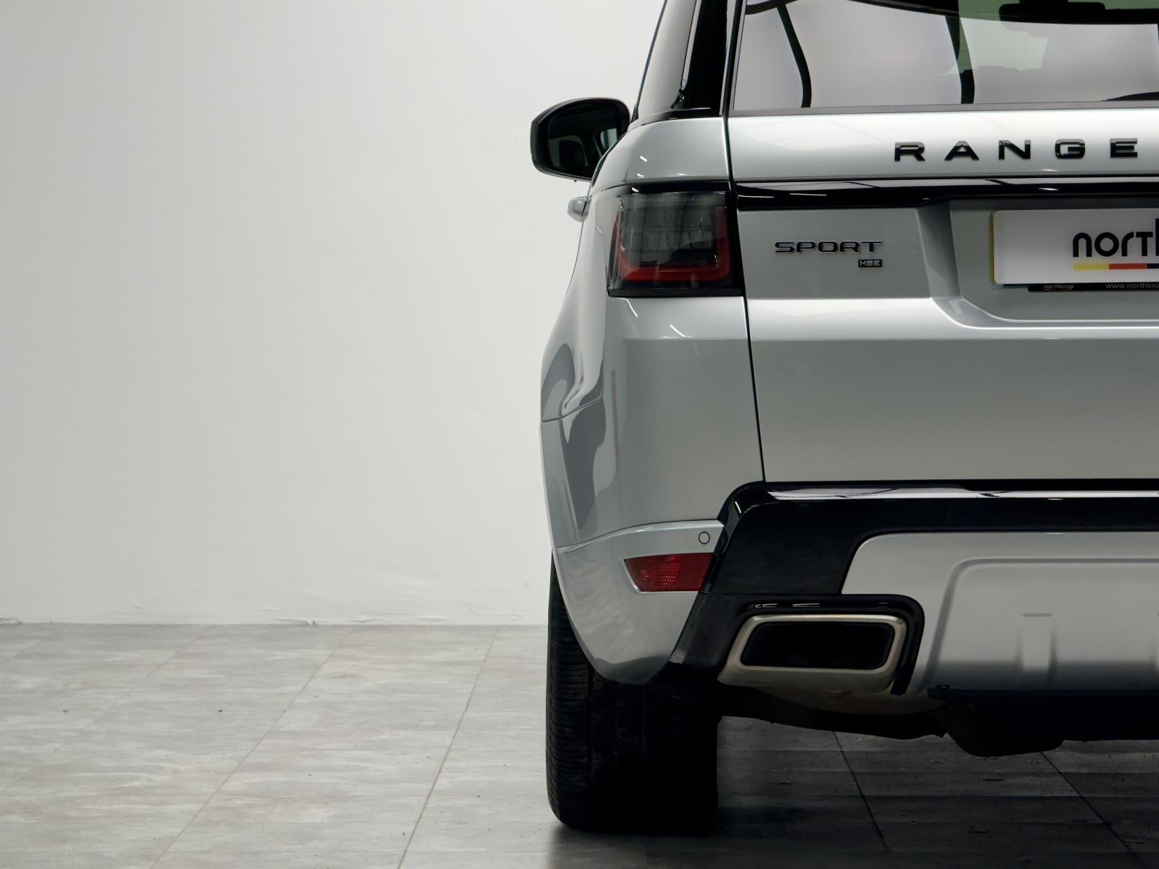 Land Rover Range Rover Sport 3.0 SD V6 HSE Dynamic SUV 5dr Diesel Auto 4WD Euro 6 (s/s) (306 ps)
