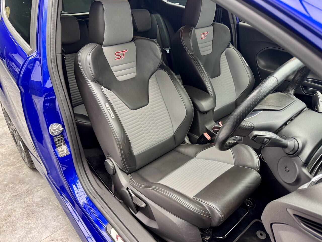 Ford Fiesta 1.6T EcoBoost ST-3 Hatchback 3dr Petrol Manual Euro 6 (182 ps) 5 Star Specialist Dealership