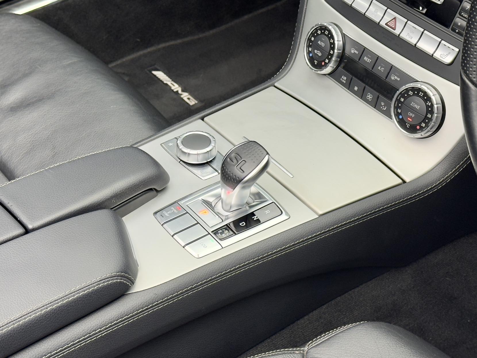 Mercedes-Benz SL 3.5 SL350 V6 BlueEfficiency Convertible 2dr Petrol G-Tronic Euro 5 (s/s) (306 ps) 5 Star Specialist Dealership