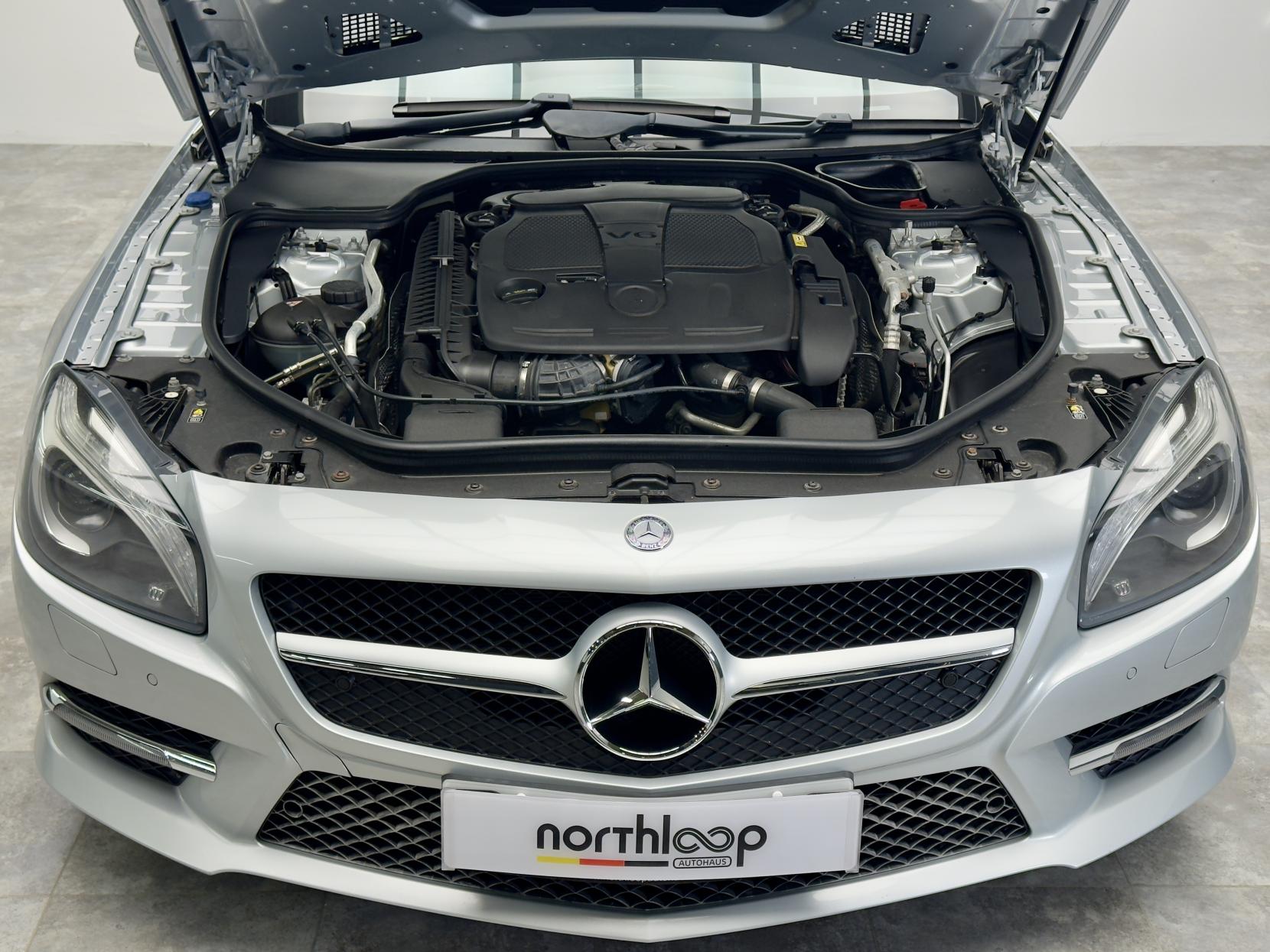 Mercedes-Benz SL 3.5 SL350 V6 BlueEfficiency Convertible 2dr Petrol G-Tronic Euro 5 (s/s) (306 ps) 5 Star Specialist Dealership