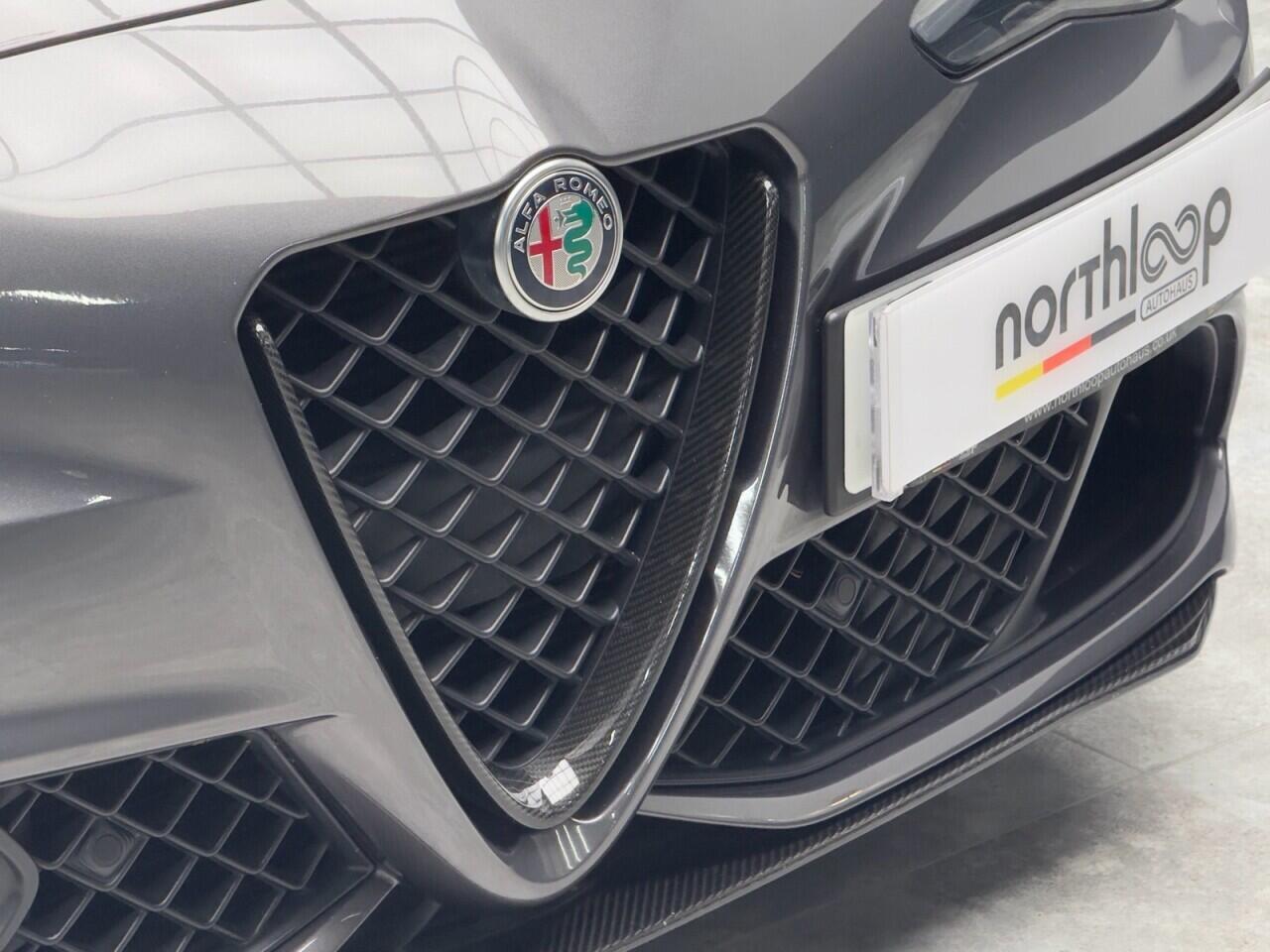 Alfa Romeo Giulia 2.9 V6 Bi-Turbo Quadrifoglio Saloon 4dr Petrol GPF Auto Euro 6 (s/s) (510 ps) 5 Star Specialist Dealership