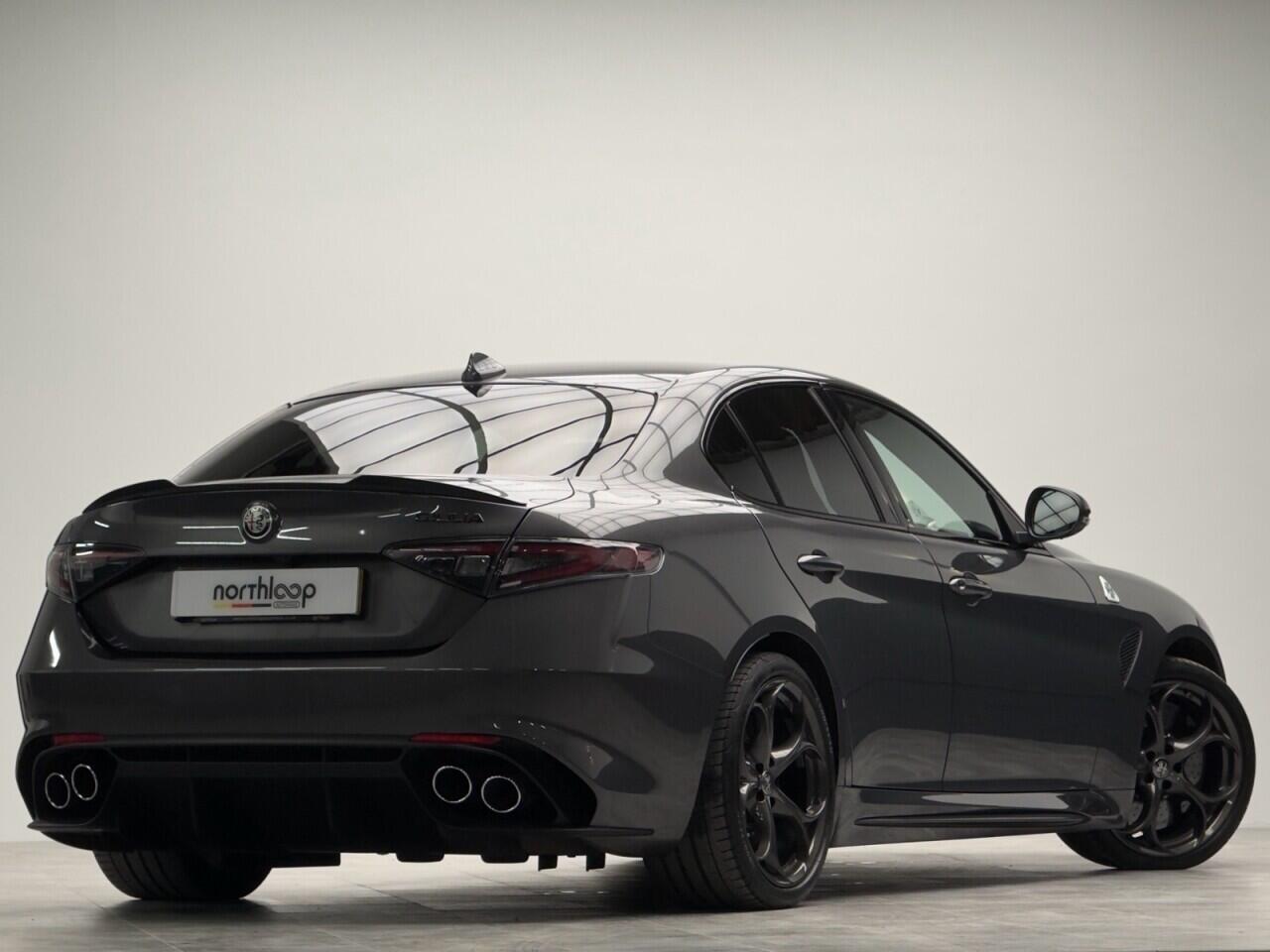 Alfa Romeo Giulia 2.9 V6 Bi-Turbo Quadrifoglio Saloon 4dr Petrol GPF Auto Euro 6 (s/s) (510 ps) 5 Star Specialist Dealership
