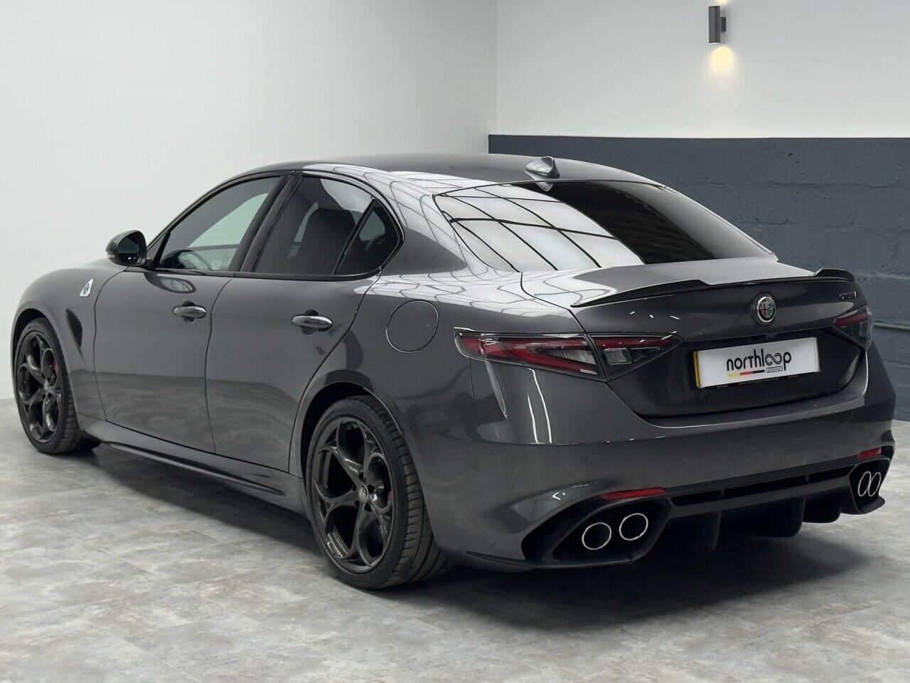 Alfa Romeo Giulia 2.9 V6 Bi-Turbo Quadrifoglio Saloon 4dr Petrol GPF Auto Euro 6 (s/s) (510 ps) 5 Star Specialist Dealership
