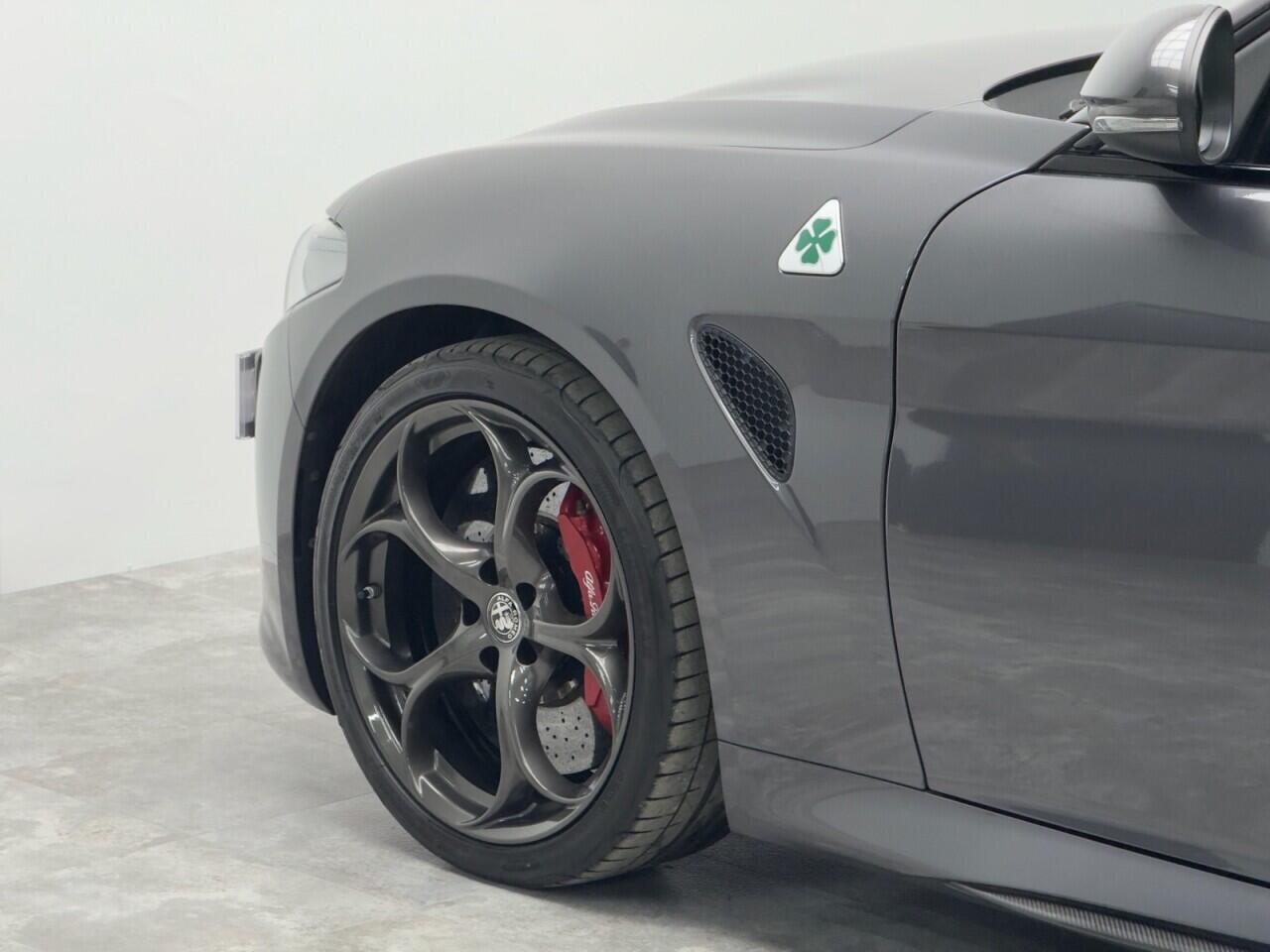 Alfa Romeo Giulia 2.9 V6 Bi-Turbo Quadrifoglio Saloon 4dr Petrol GPF Auto Euro 6 (s/s) (510 ps) 5 Star Specialist Dealership