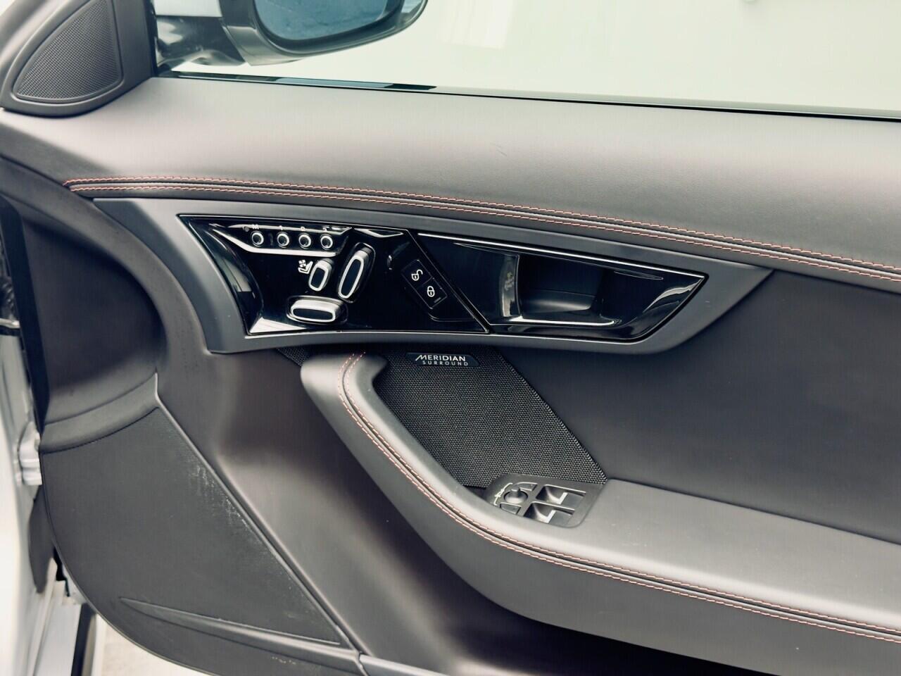 Jaguar F-TYPE 5.0 V8 GPF R Coupe 2dr Petrol Auto AWD Euro 6 (s/s) (550 ps)