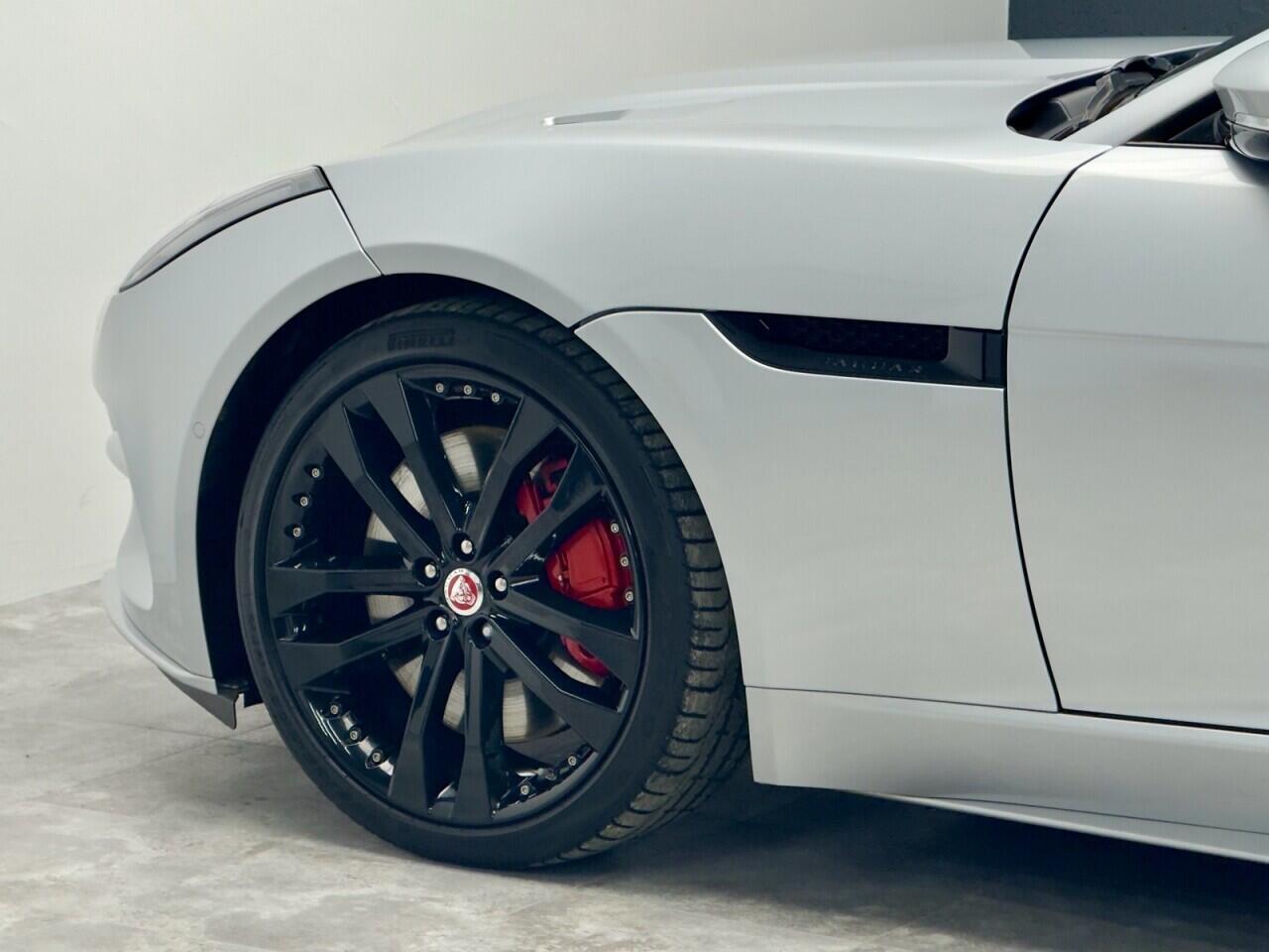 Jaguar F-TYPE 5.0 V8 GPF R Coupe 2dr Petrol Auto AWD Euro 6 (s/s) (550 ps)