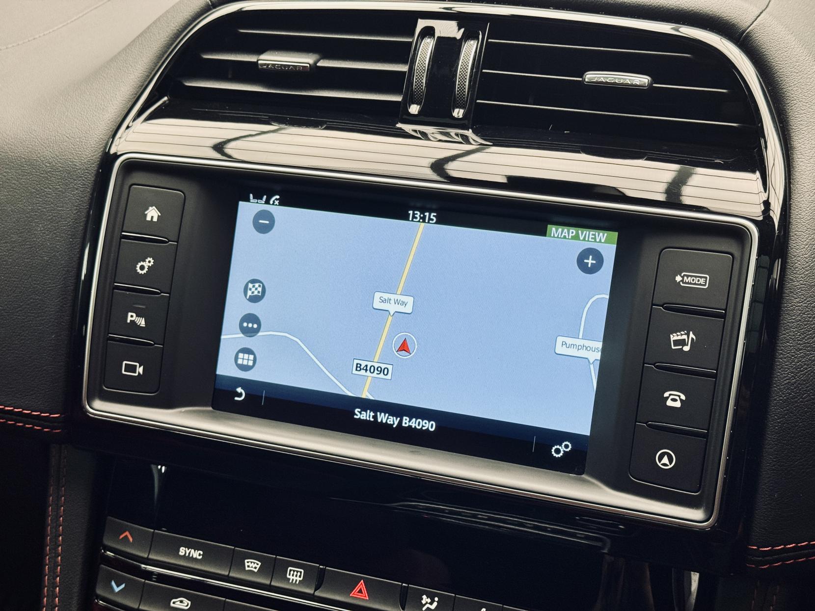 Jaguar F-PACE 3.0 D300 V6 S SUV 5dr Diesel Auto AWD Euro 6 (s/s) (300 ps)