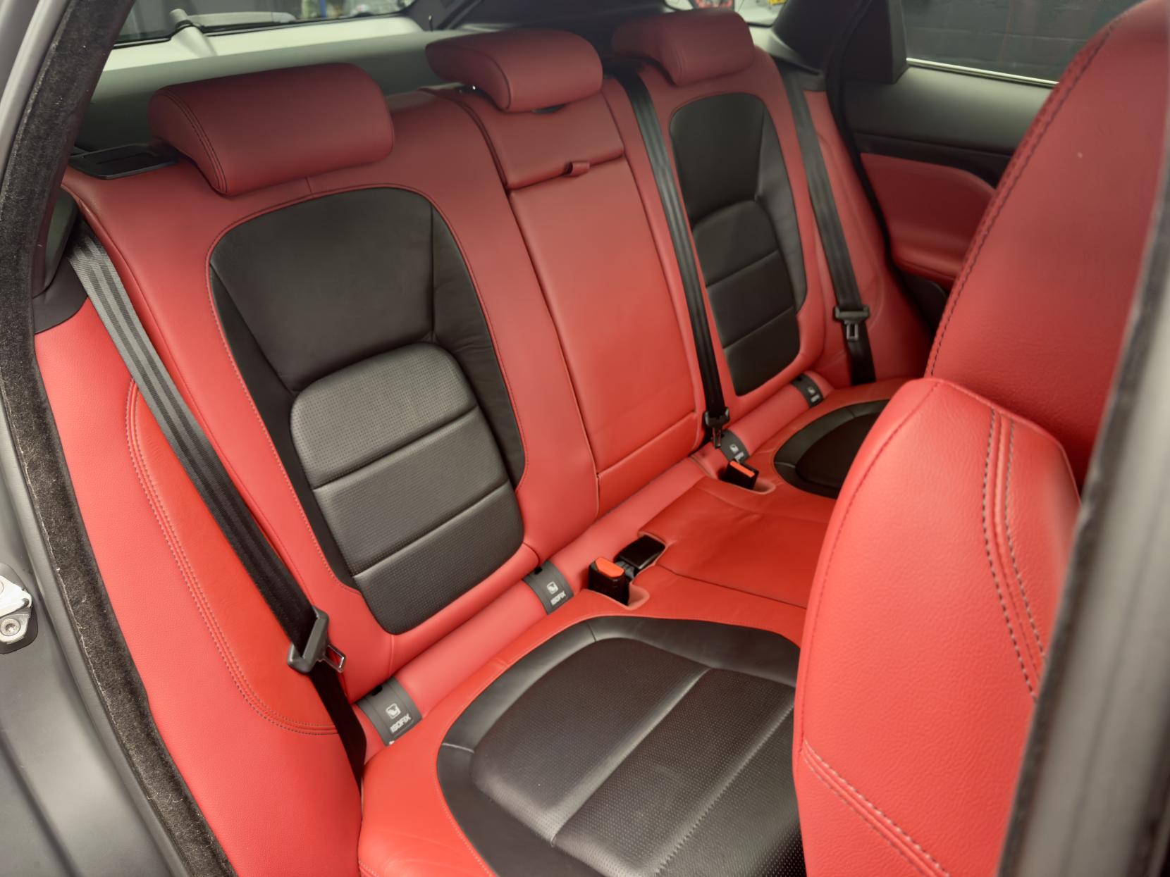 Jaguar F-PACE 3.0 D300 V6 S SUV 5dr Diesel Auto AWD Euro 6 (s/s) (300 ps)