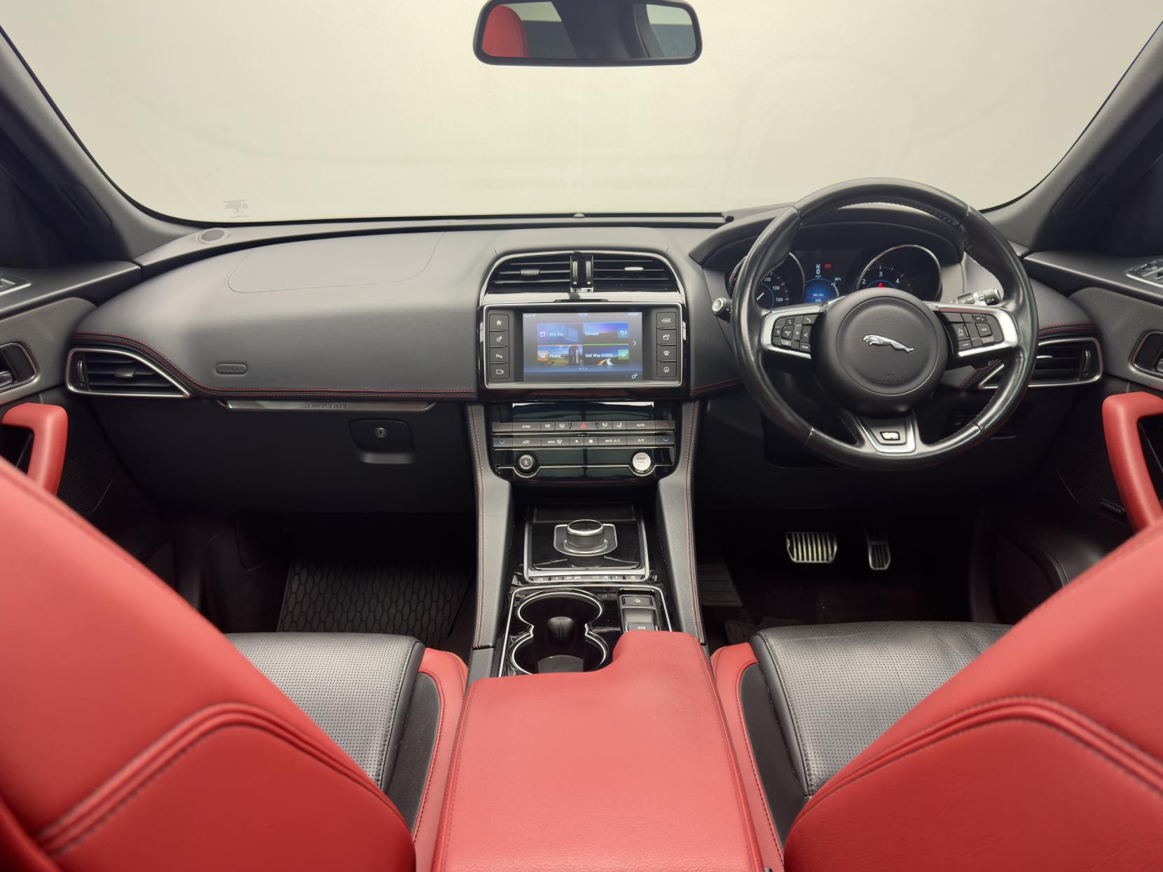 Jaguar F-PACE 3.0 D300 V6 S SUV 5dr Diesel Auto AWD Euro 6 (s/s) (300 ps)