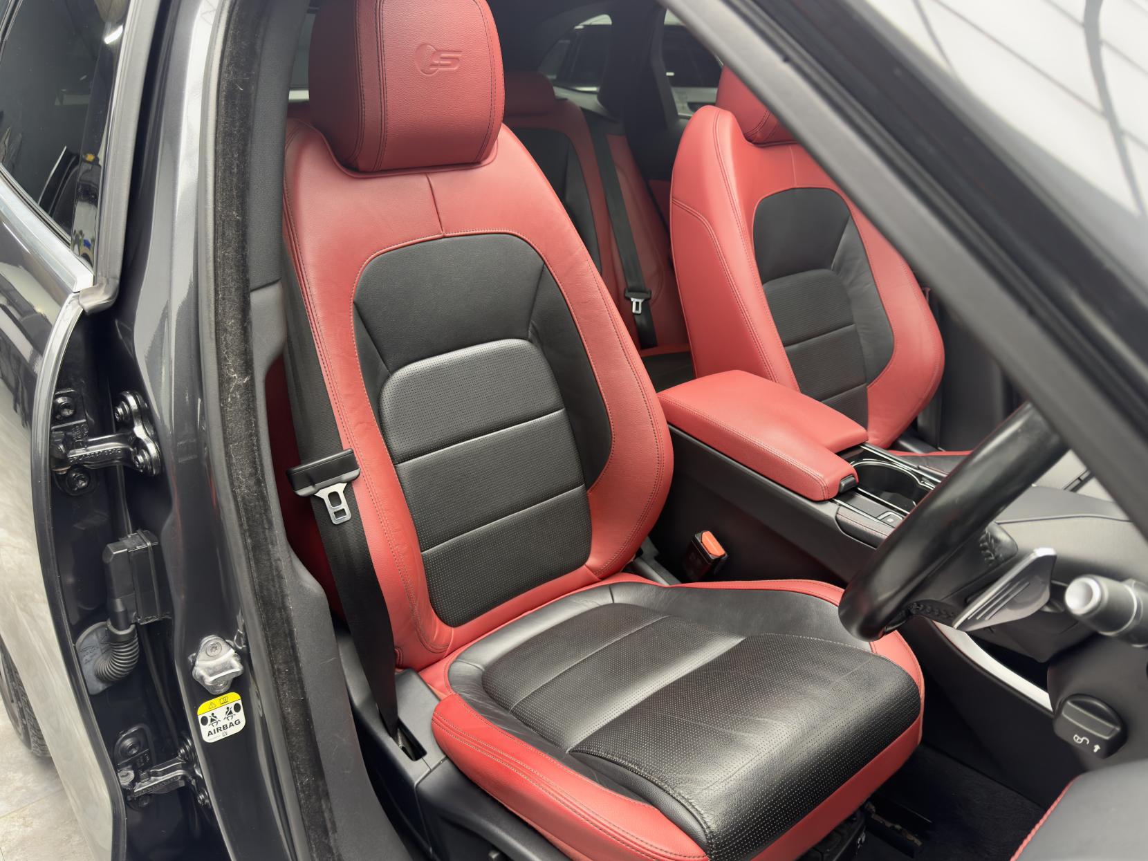 Jaguar F-PACE 3.0 D300 V6 S SUV 5dr Diesel Auto AWD Euro 6 (s/s) (300 ps)
