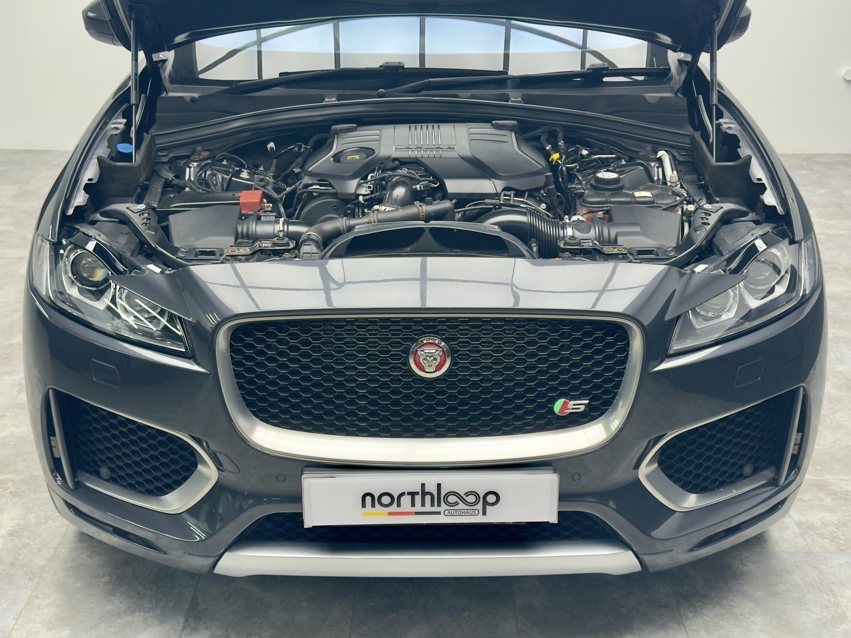 Jaguar F-PACE 3.0 D300 V6 S SUV 5dr Diesel Auto AWD Euro 6 (s/s) (300 ps)